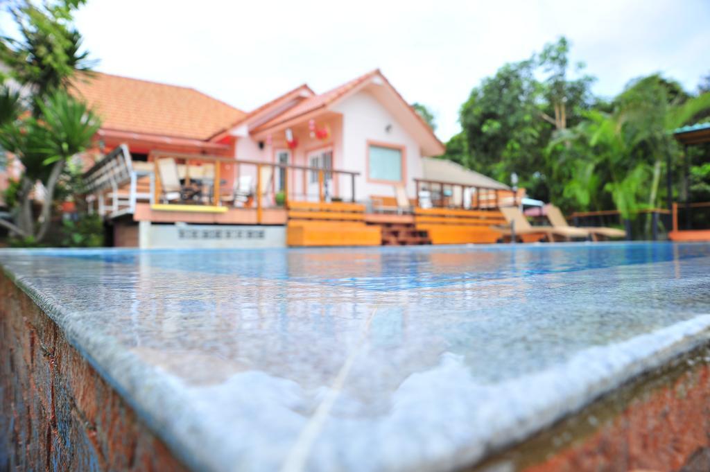 Dusit Talai Resort Nong Nam Daeng Ngoại thất bức ảnh