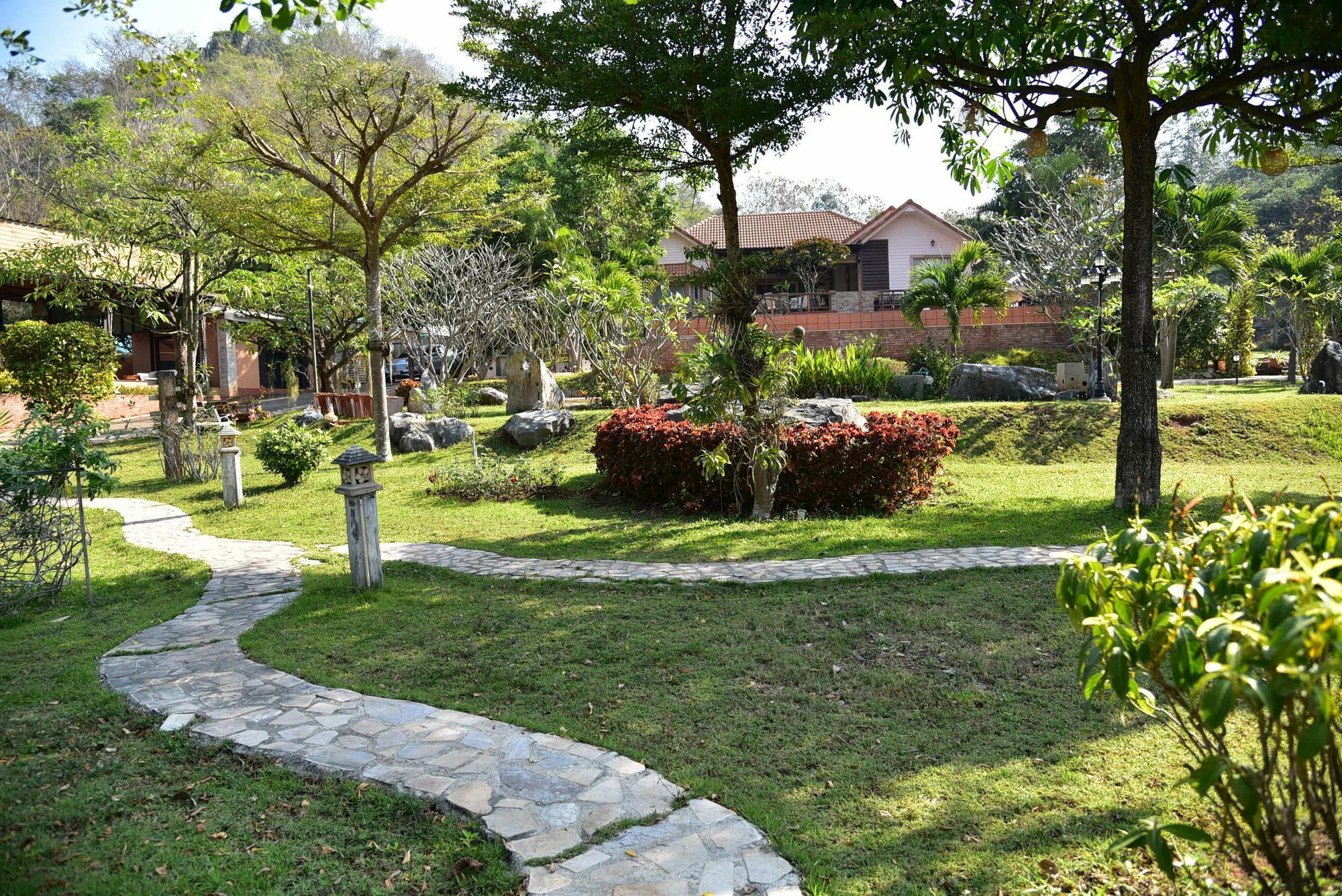 Dusit Talai Resort Nong Nam Daeng Ngoại thất bức ảnh
